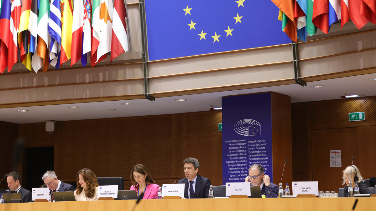 Mazón reclama más ayuda europea mientras Compromís lo ataca con dureza en Bruselas