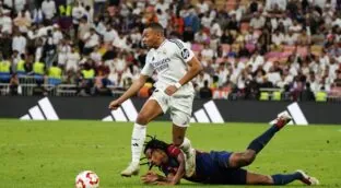 Barça y Madrid llegan 'tocados' al clásico más decisivo