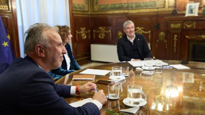 El Gobierno recurre el auto que le obliga a hacerse cargo de mil menas en Canarias