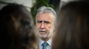 Torres cuestiona el plan de Feijóo sobre los incendios: «Las competencias son claras»