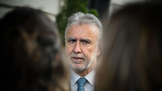 El ministro Torres suspende su agenda hasta que se recupere de su operación por cáncer