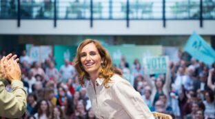 Mónica García desliza que se presentará a las elecciones autonómicas de 2027 en Madrid
