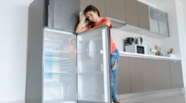 Por qué no debes colocar tu nevera en primera línea de la cocina, según los expertos
