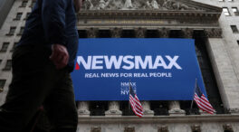 El canal trumpista Newsmax sacude la Bolsa y adelanta en capitalización a la Fox