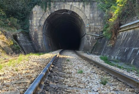 ADIF compra un tren para evitar casos como el de los convoyes que no cabían por los túneles