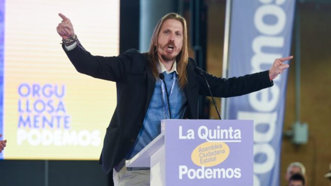Podemos tacha al Gobierno «lamebotas del fascista Trump» por la visita de Cuerpo a EEUU