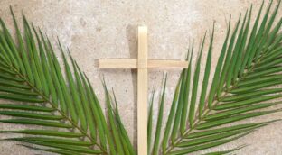 Domingo de Ramos: significado de las palmas, por qué se queman y qué decir al entrar en casa