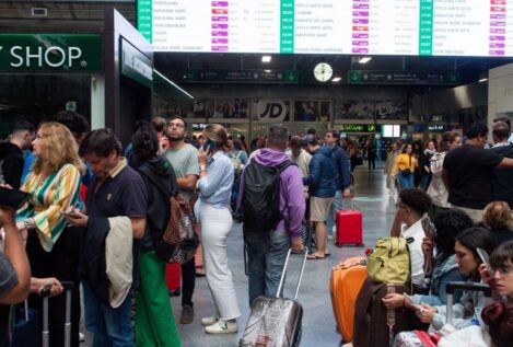 Un total de 48.638 pasajeros de Renfe se vieron afectados por el apagón este lunes