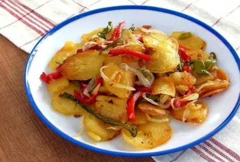 Una nueva vieja receta: patatas a lo pobre al estilo de La Alpujarra granadina
