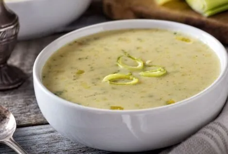 Crema de puerros: la cena ligera y detox ideal para después del fin de semana