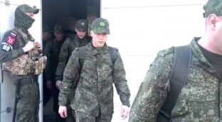 Ucrania y Rusia intercambian más de 250 prisioneros en el mayor canje de la guerra