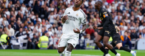 El Real Madrid pierde en el Bernabéu ante el Valencia y le brinda media liga al Barça