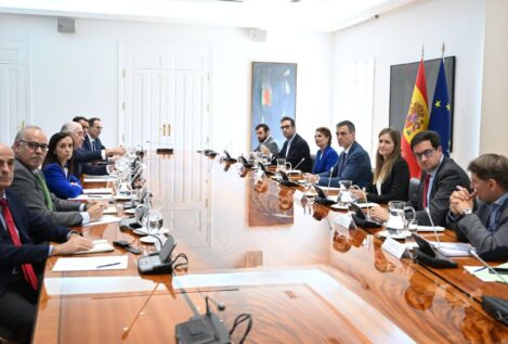Las eléctricas creen que «Sánchez busca un chivo expiatorio para no reconocer la verdad»
