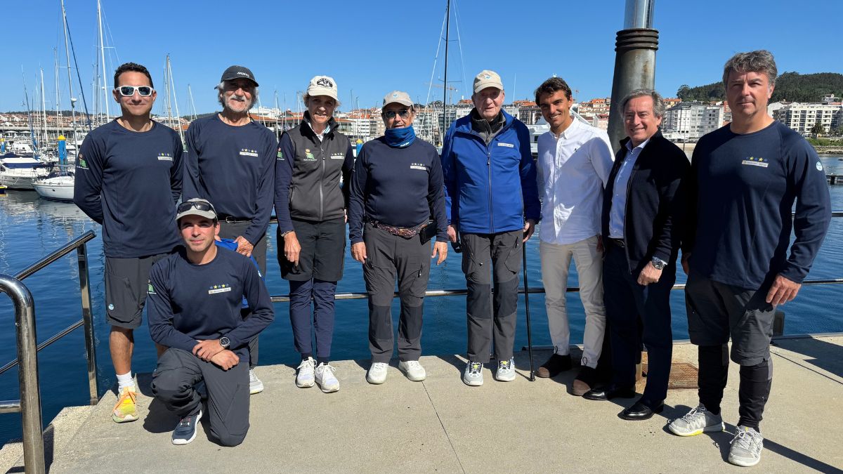 Sito Pons y Jordi Xammar visitan al rey Juan Carlos en Sanxenxo