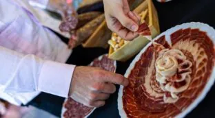 Extremadura sabe a dehesa: cuando el paisaje se transforma en gastronomía