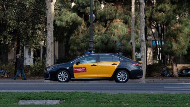 Detenido un taxista en Barcelona por sustraer tarjetas bancarias a mayores y robar dinero