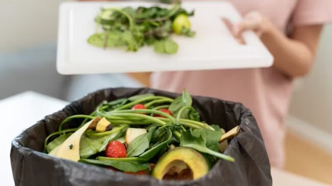 Por qué no siempre es tan malo desperdiciar algo de comida en casa