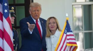 Trump asegura ante Meloni que espera llegar a un acuerdo con la UE en menos de tres meses