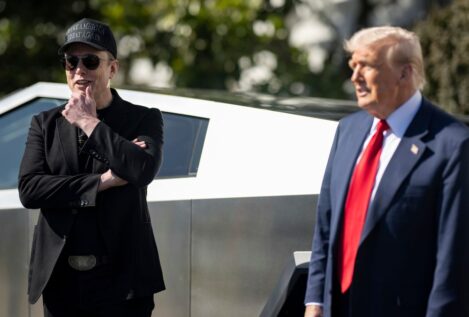 Trump amenaza con abstenerse del G20 tras acusar a Sudáfrica de «genocidio» contra los blancos