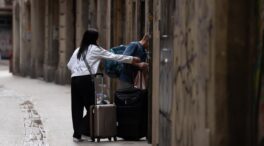Barcelona reafirma su compromiso con la tasa turística y con el 25% para vivienda