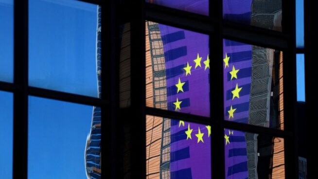 La UE contraataca a Trump e impone aranceles del 25% a EEUU por valor de 21.000 millones