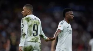 Los sonidos del Bernabéu: indulto para Vinicius, aviso para Mbappé