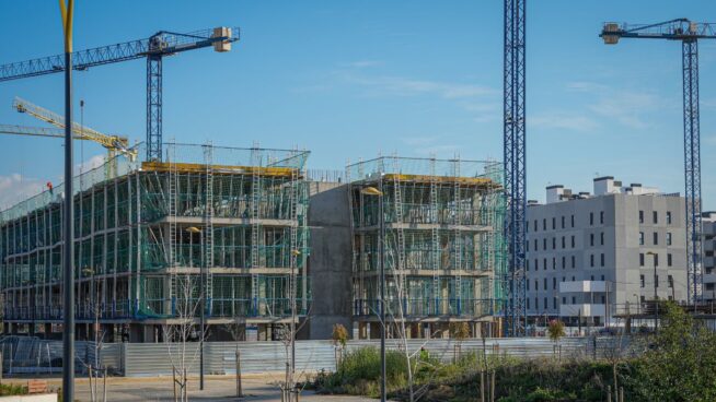 La falta de potencia eléctrica amenaza con ralentizar más la construcción de viviendas