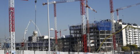Madrid duplica a Barcelona en permisos de construcción de viviendas nuevas hasta marzo