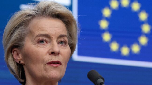 Von der Leyen pide a China evitar una escalada en la guerra comercial desatada por Trump