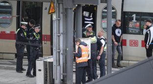 Una mujer hiere a 12 personas con un cuchillo en la estación de tren de Hamburgo (Alemania)