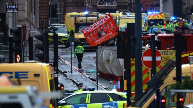Un hombre atropella a numerosas personas en la celebración del título de liga del Liverpool