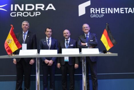Indra acuerda cooperar con Rheinmetall en vehículos blindados para las Fuerzas Armadas