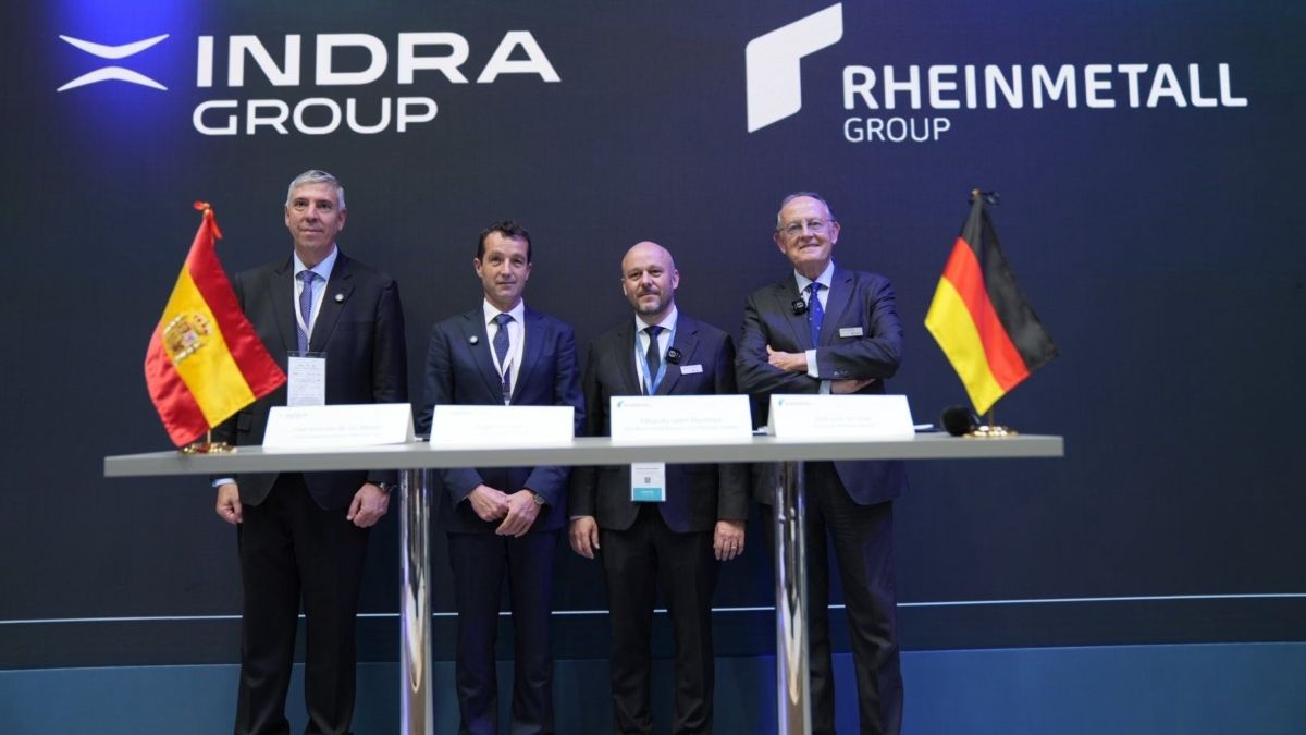 Indra acuerda cooperar con Rheinmetall en vehículos blindados para las Fuerzas Armadas