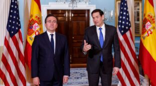 Preocupación en Exteriores tras el envío de sobres con heces a la embajada en Washington