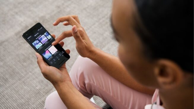 Los artistas españoles generaron 137 millones de euros en 'royalties' en Spotify durante 2024