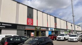Muere un hombre al caerle encima una placa de hormigón en un centro comercial de Sabadell