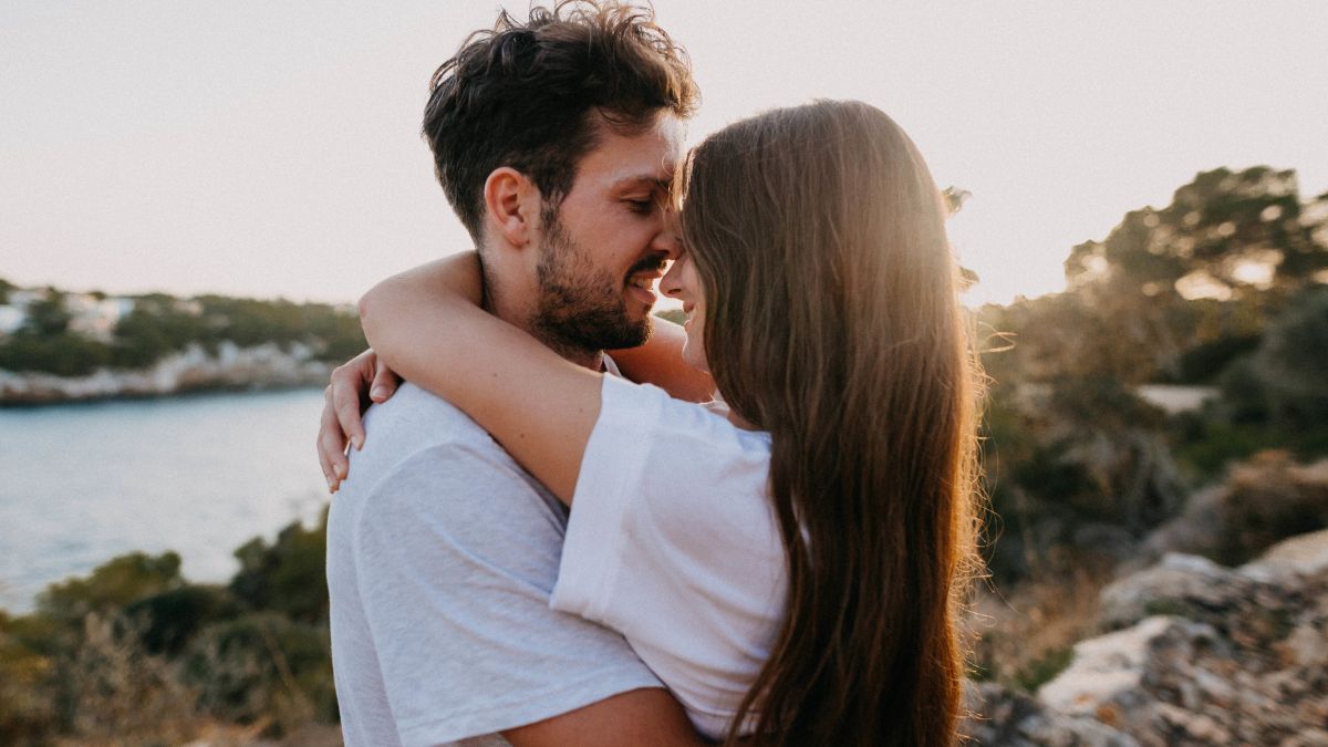Cinco comportamientos que pueden destruir tu relación, según el psicólogo Moisés Cortés