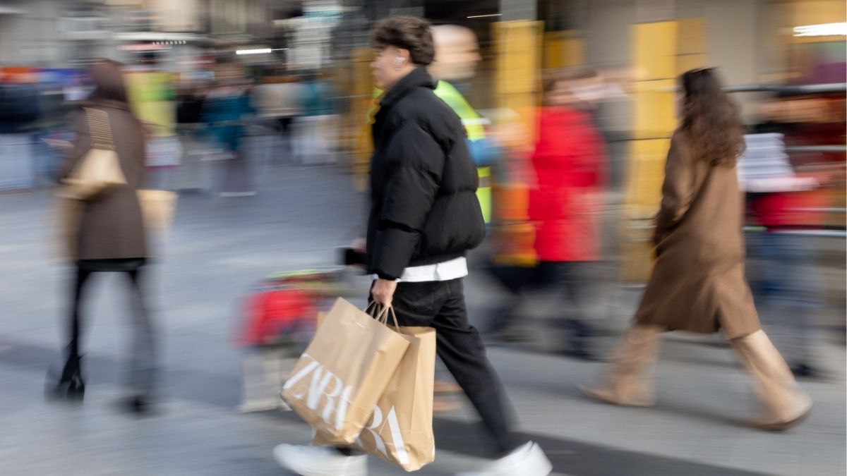 Las empresas facturan un 8,9% más en marzo y encadenan cuatro meses de alzas