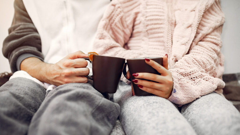 Cozymaxxing-sofa-pareja