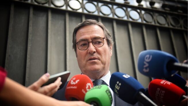 CEOE estalla contra la corrupción: «Hasta a Torrente le han quitado la próxima película»