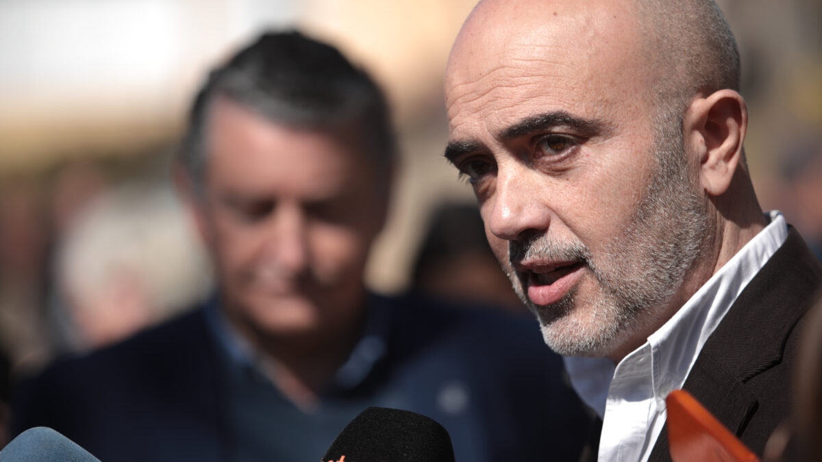 El PP denuncia que Collboni compra pisos por medio millón de euros en vez de construirlos