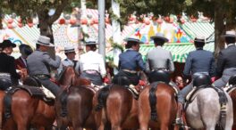 Tres heridos, entre ellos un bebé, tras ser arrollados por un caballo desbocado en la Feria