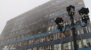 Rusia lanza nuevos ataques sobre Zaporiya y Jersón mientras Ucrania presiona Kursk