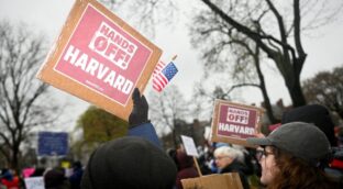 Harvard demanda a la Administración Trump por su veto a los estudiantes extranjeros