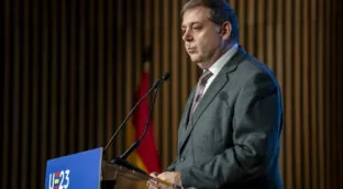 Correos demanda a una filial de Avoris tras incumplir un contrato recomendado por la SEPI