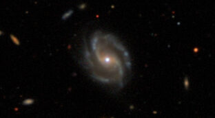 Las galaxias acompañadas forman más estrellas que las solitarias