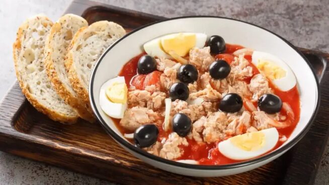 Moje murciano, una receta humilde que salva una comida imprevista: sus infinitas variables