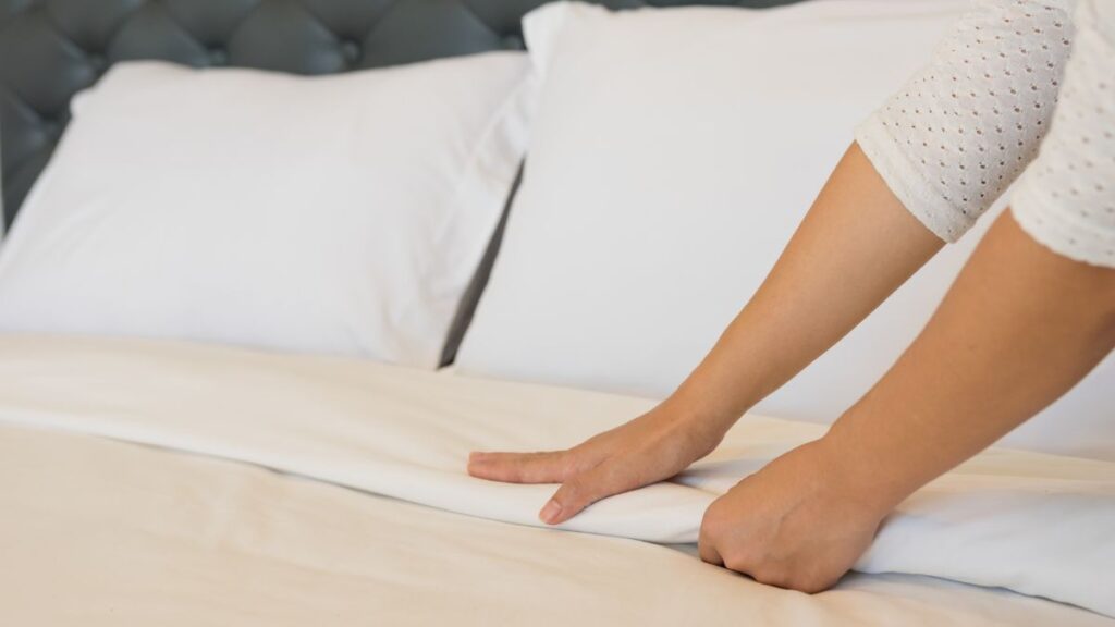 Cama: (Canva)