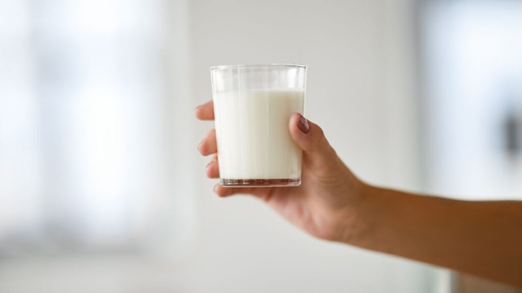 Leche: (Canva)