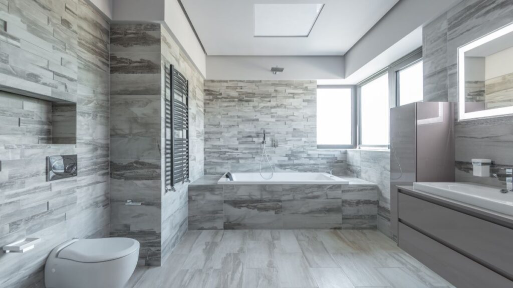 Baño: (Canva)